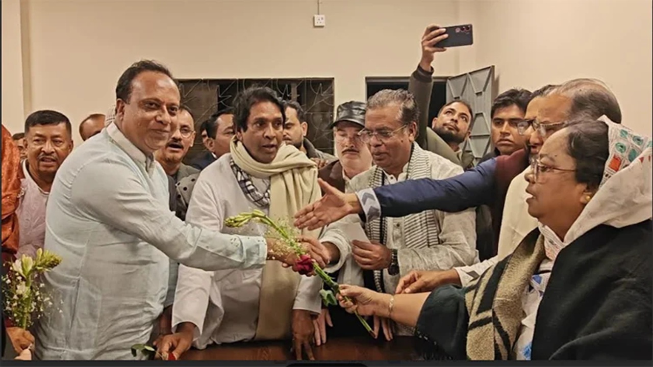 পিরোজপুরে জাতীয় পার্টির ৬ শতাধিক নেতা-কর্মীর বিএনপিতে যোগদান