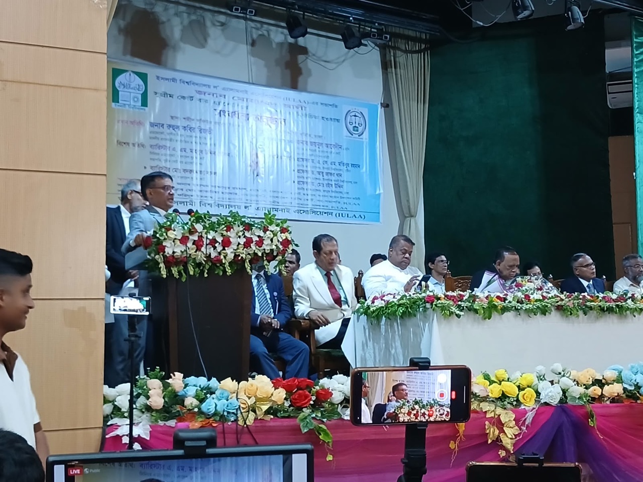 ‘সরকারের ডানে ফ্যাসিস্ট, বামে গুপ্ত, পেছনে জুলাই চেতনা’