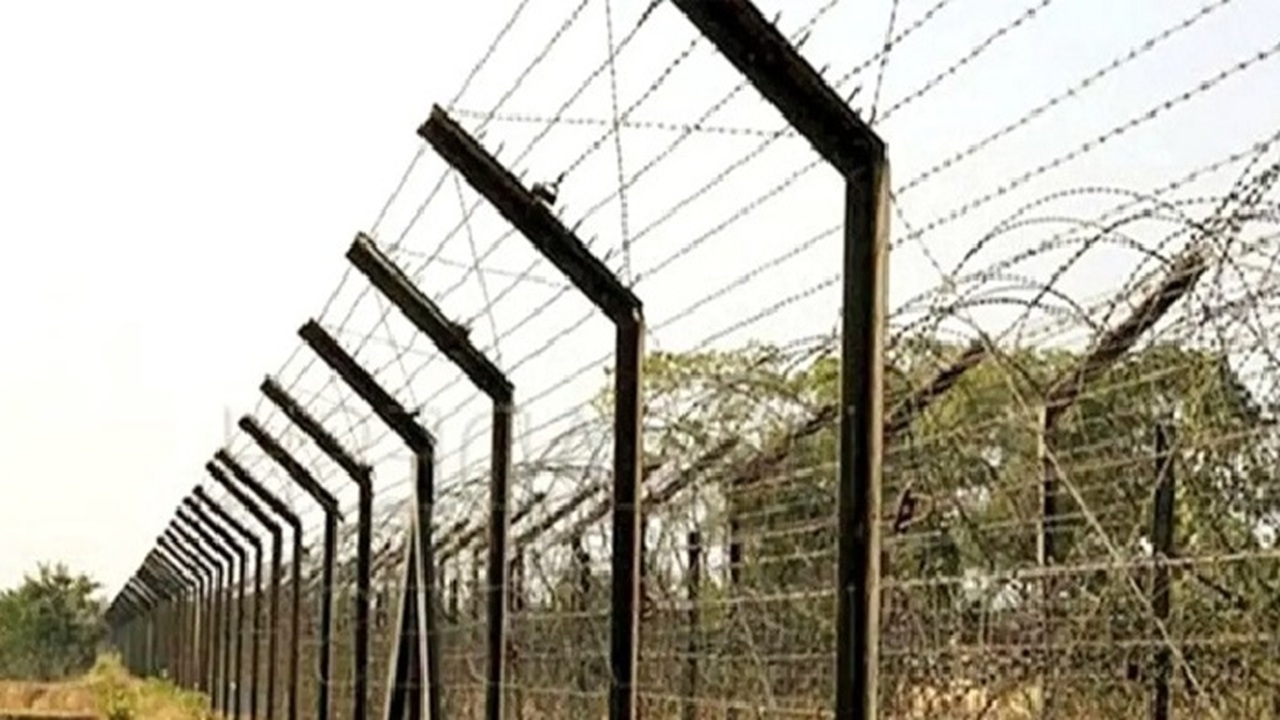 সিলেটে ভারতে অনুপ্রবেশকালে ‘মানব পাচারকারীসহ’ আটক ১১