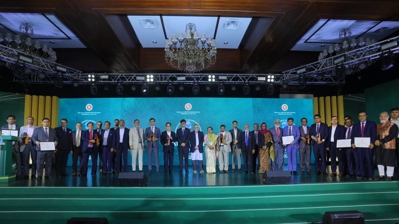 আইডিআরএ ইন্স্যুরেন্স এক্সিলেন্স অ্যাওয়ার্ড অনুষ্ঠিত