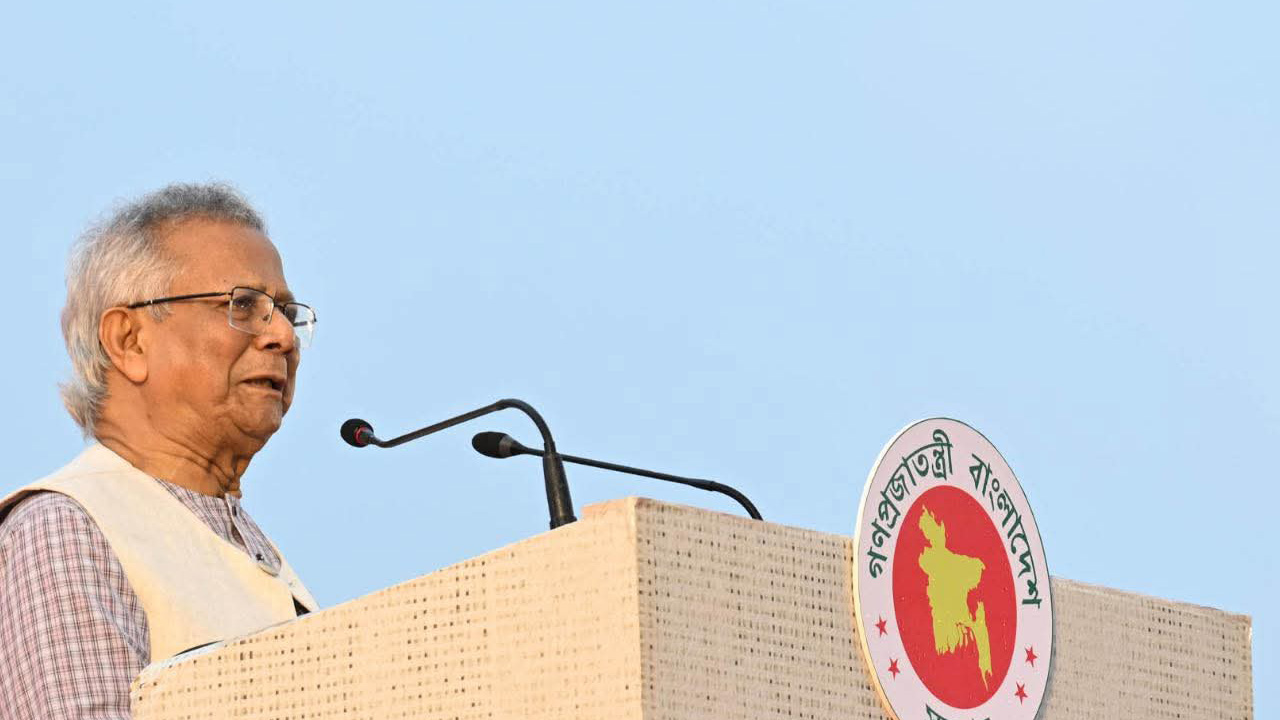 বাইরের লোক আমাদের নির্দেশ দেবে না: প্রধান উপদেষ্টা