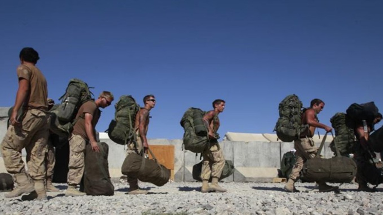 আমেরিকার আচরণের কারণেই কি সামরিক বহর সাজাচ্ছে কানাডা?