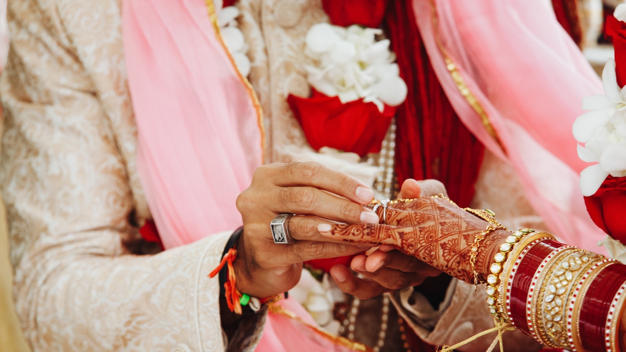 ক্যানসারের ‘ঝুঁকি’ কমাতে পারে বিয়ে