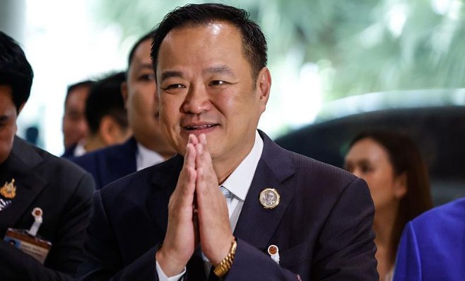 থাইল্যান্ডের নতুন প্রধানমন্ত্রী আনুতিন চার্নভিরাকুল