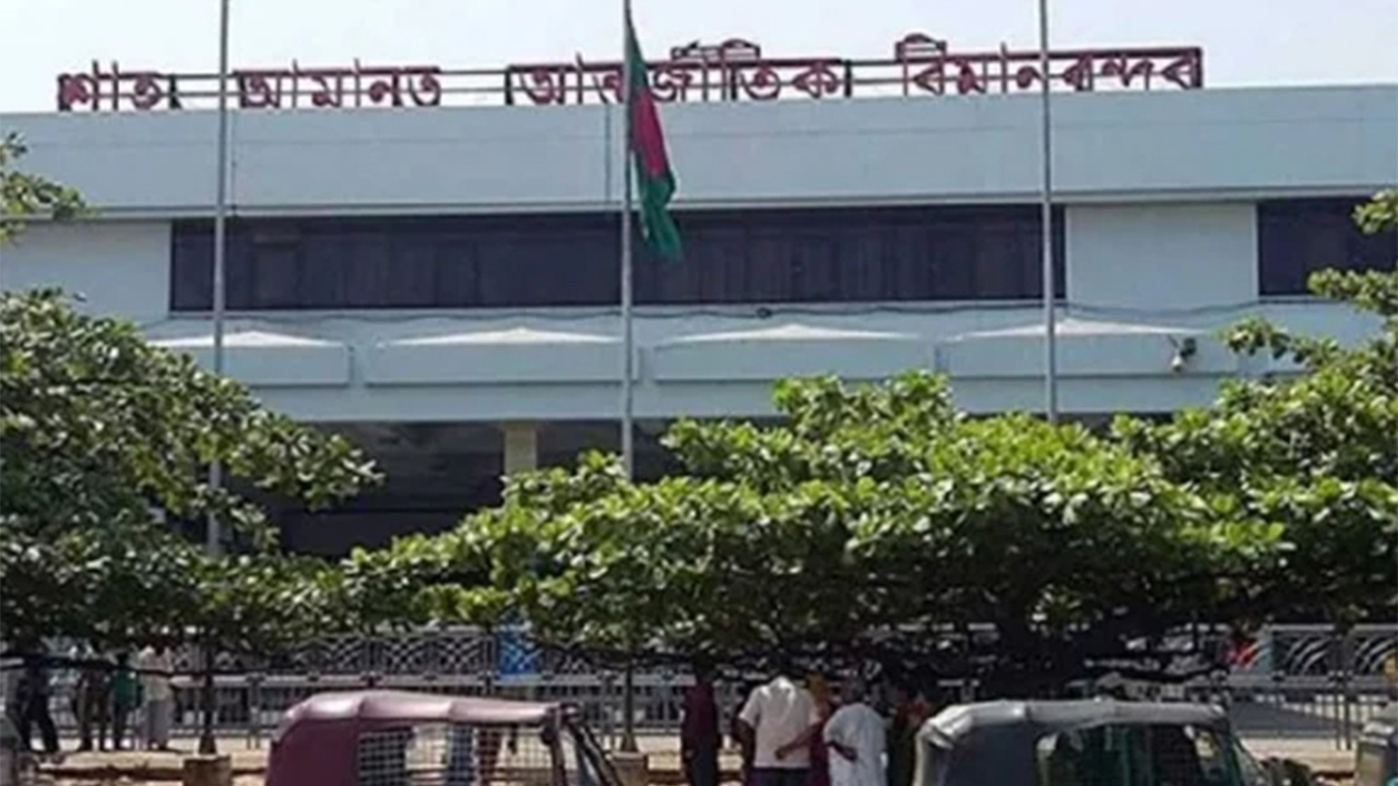 বৈরি আবহাওয়ায় চট্টগ্রামে নামতে পারেনি ৩ ফ্লাইট