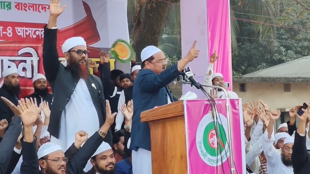 ইসলামের পক্ষে এখন বাক্স একটাই, ‘হাতপাখা’: চরমোনাই পীর