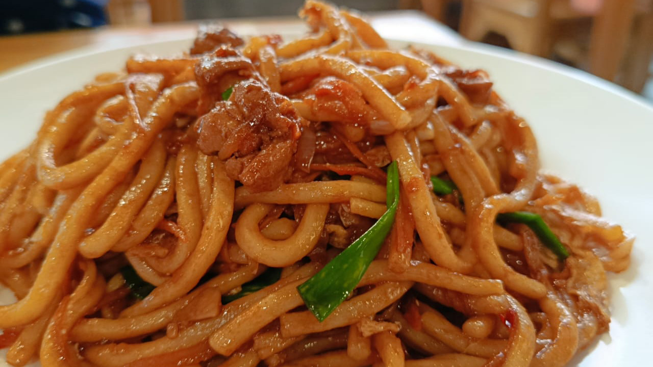 বাংলাদেশে যেভাবে আসে চীনের খাবার