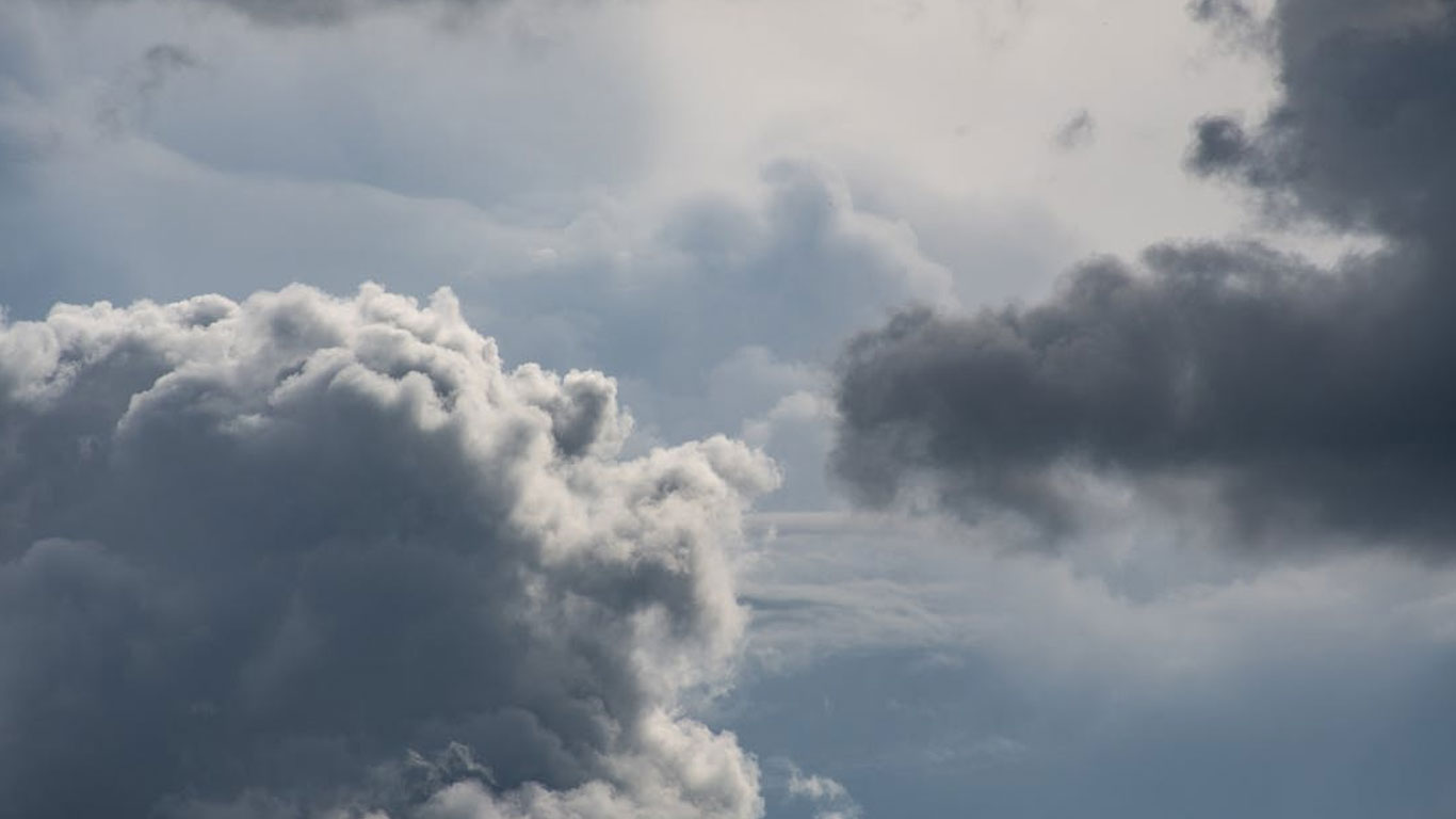 মেঘলা আকাশ থাকতে পারে ঢাকায়, কমবে তাপমাত্রা