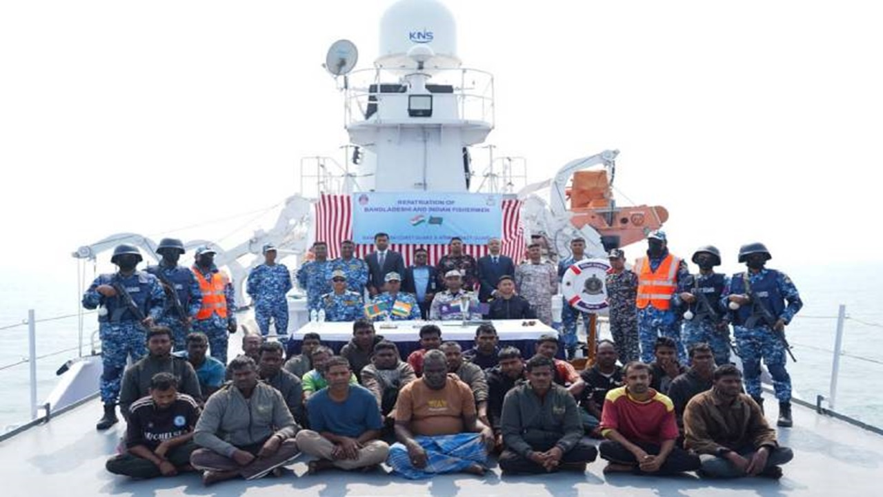 বন্দি জেলেদের বিনিময় করেছে বাংলাদেশ-ভারত