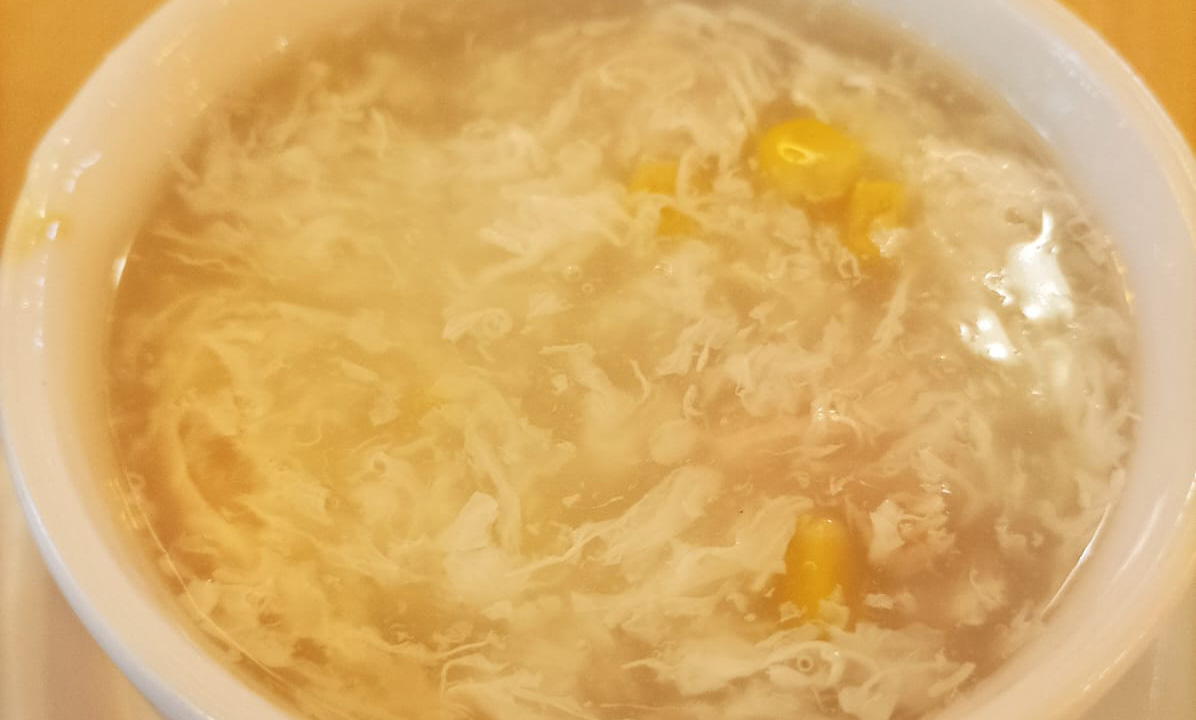 কর্ন স্যুপ ছাড়া ছাড়া একসময় দেশীয় চীনা খাবার ভাবাই যেত না। ছবি: চরচা