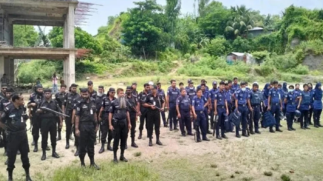 চট্টগ্রামের জঙ্গল সলিমপুরে যৌথবাহিনীর অভিযানে কয়েকজন গ্রেপ্তার