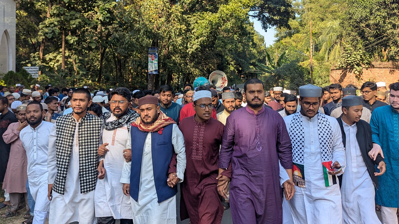 “আমরা সবাই হাদি হব, গুলির মুখে কথা কই”