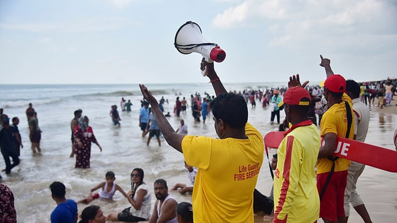 সন্ধ্যায় ভারতে আঘাত হানতে পারে ‘মোন্থা’