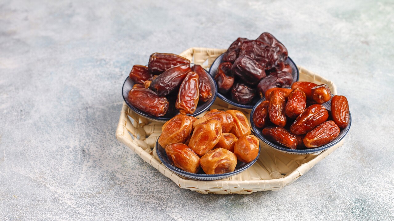 রোজ খালি পেটে ২টি খেজুর খেলে শরীরে কী পরিবর্তন আসে