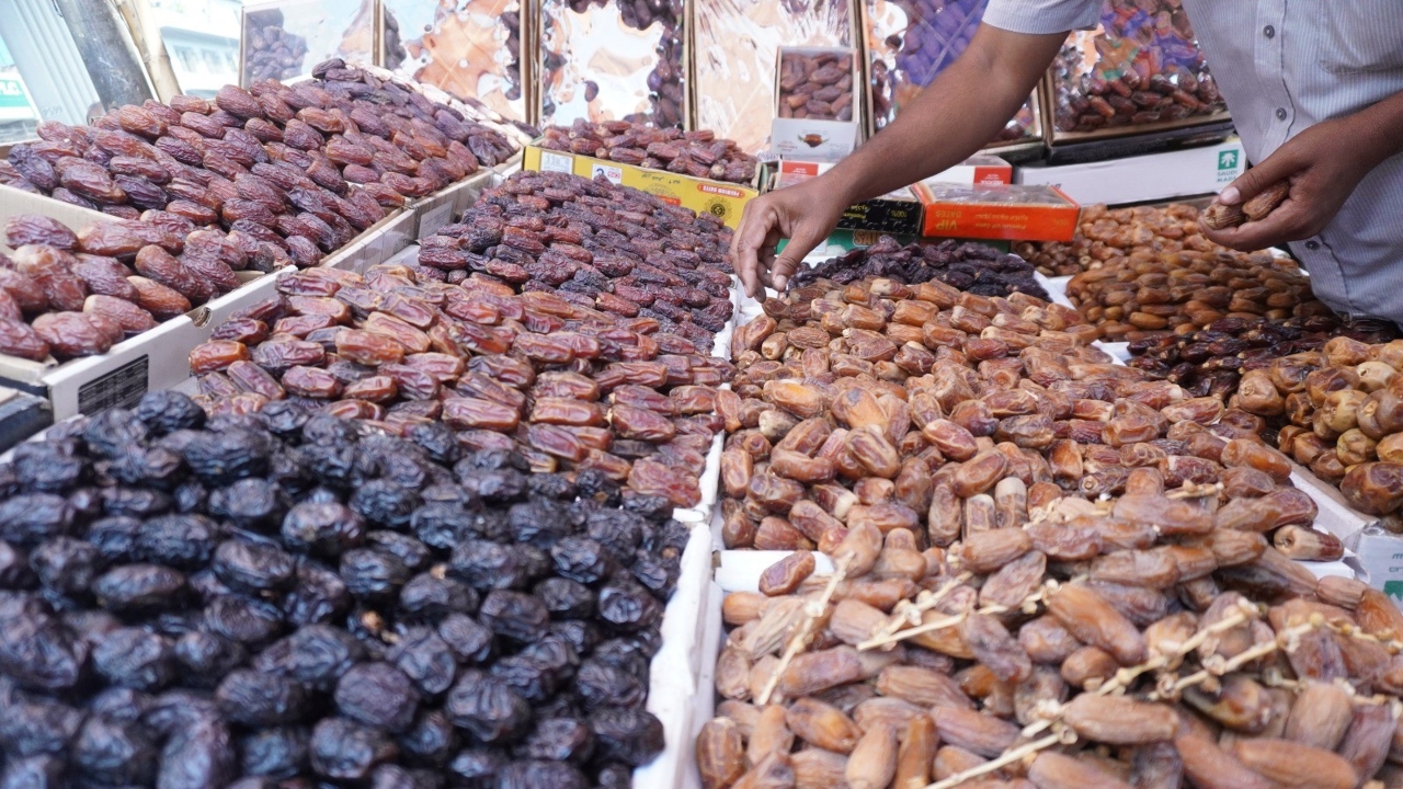 খেজুর আমদানিতে ৪০% শুল্ক কমাল সরকার