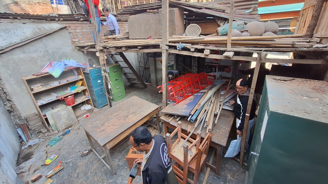 বরিশালে ওয়ার্কার্স পার্টির কার্যালয় ভাঙচুর