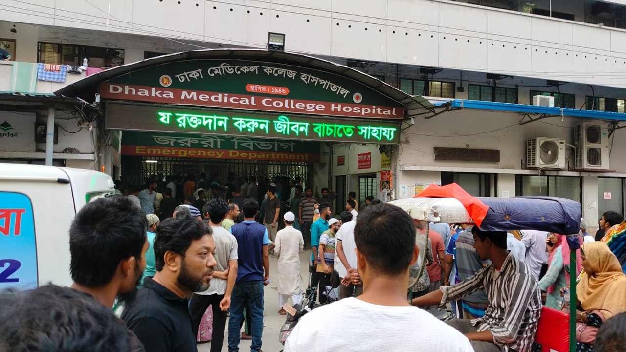 নারায়ণগঞ্জে দুই পক্ষের সংঘর্ষে গুলিবিদ্ধ মাদ্রাসা ছাত্র