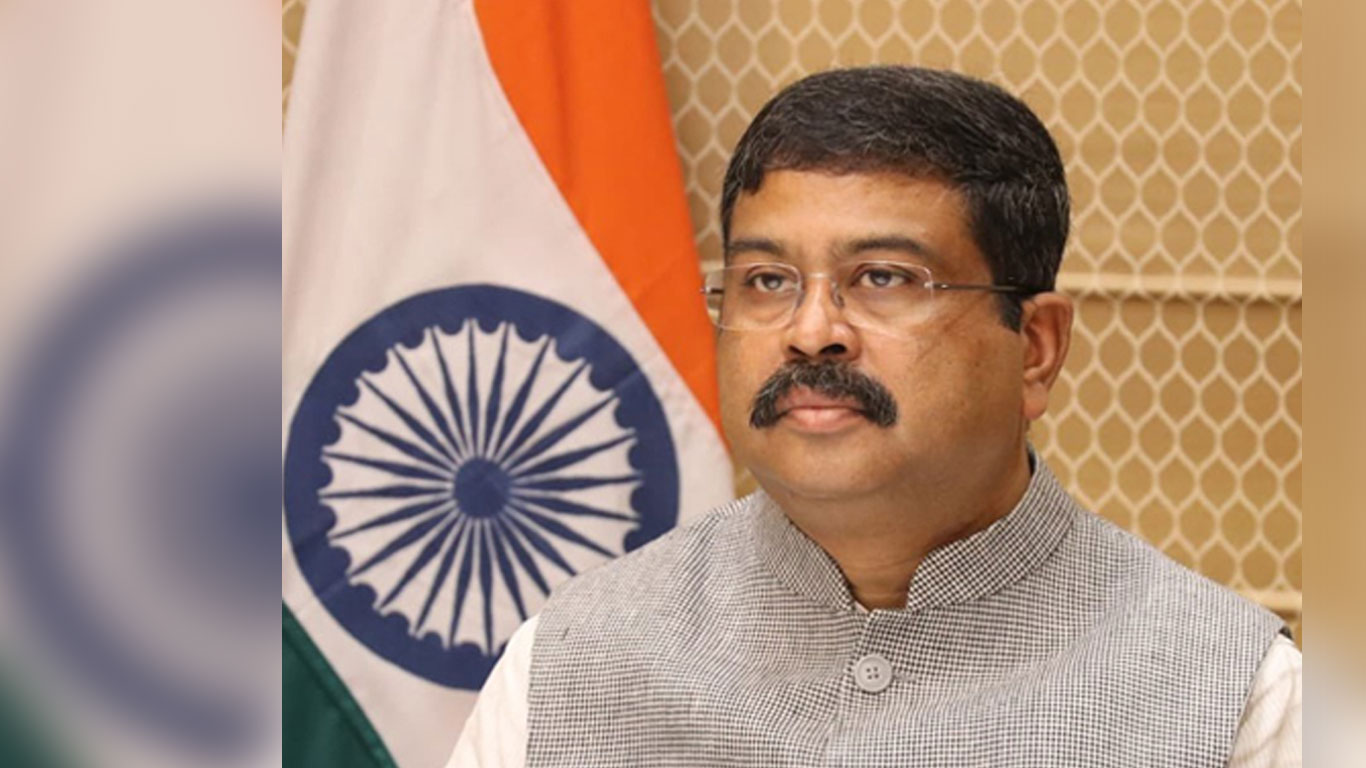 ভারতের শিক্ষামন্ত্রী ধর্মেন্দ্র প্রধানের পদত্যাগ