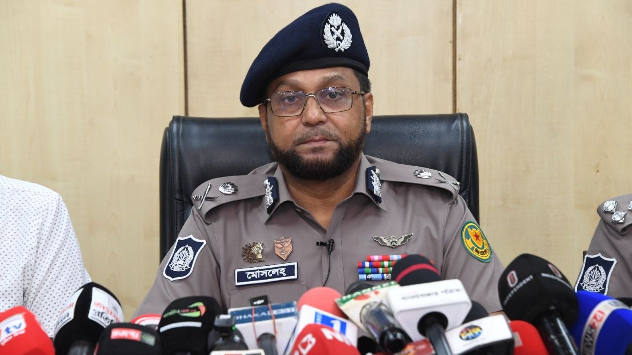 মব কালচার চলবে না: ডিএমপি কমিশনার