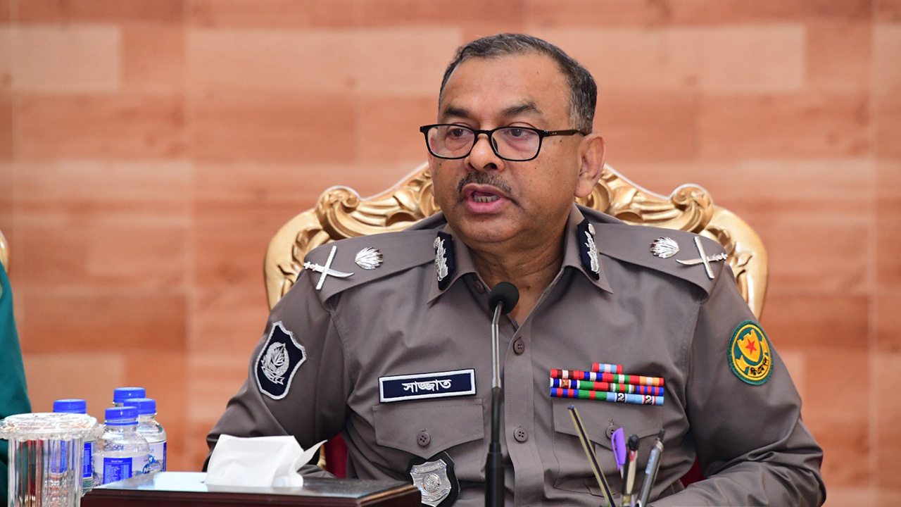 দলের প্রতি পুলিশের পক্ষপাত গ্রহণযোগ্য নয়: ডিএমপি কমিশনার