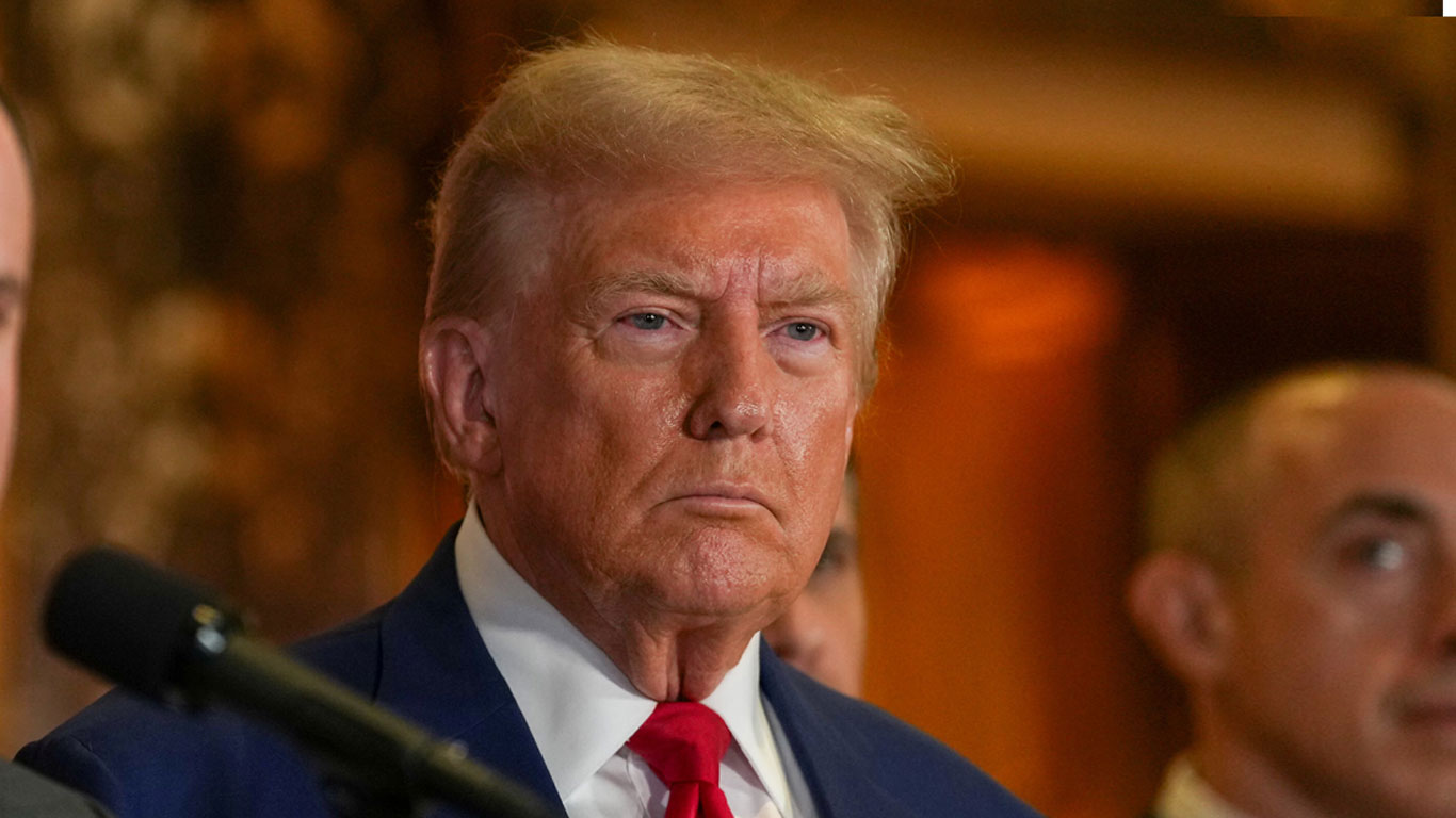 এবার সব ধরনের আশ্রয় আবেদন নিষ্পত্তি স্থগিত করল আমেরিকা