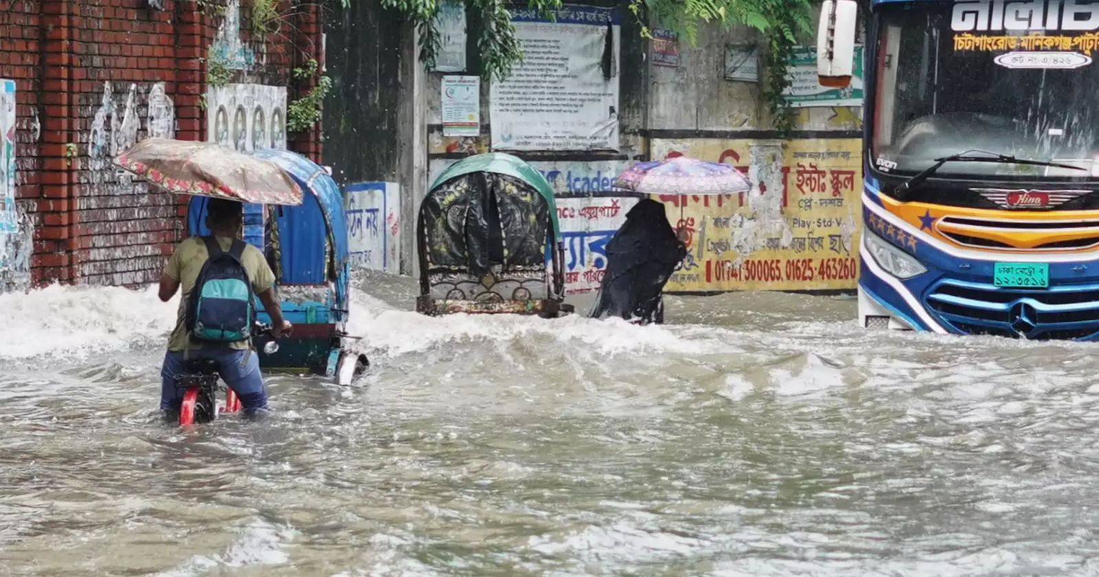 তুমুল বৃষ্টিতে কেমন ছিল ঢাকা