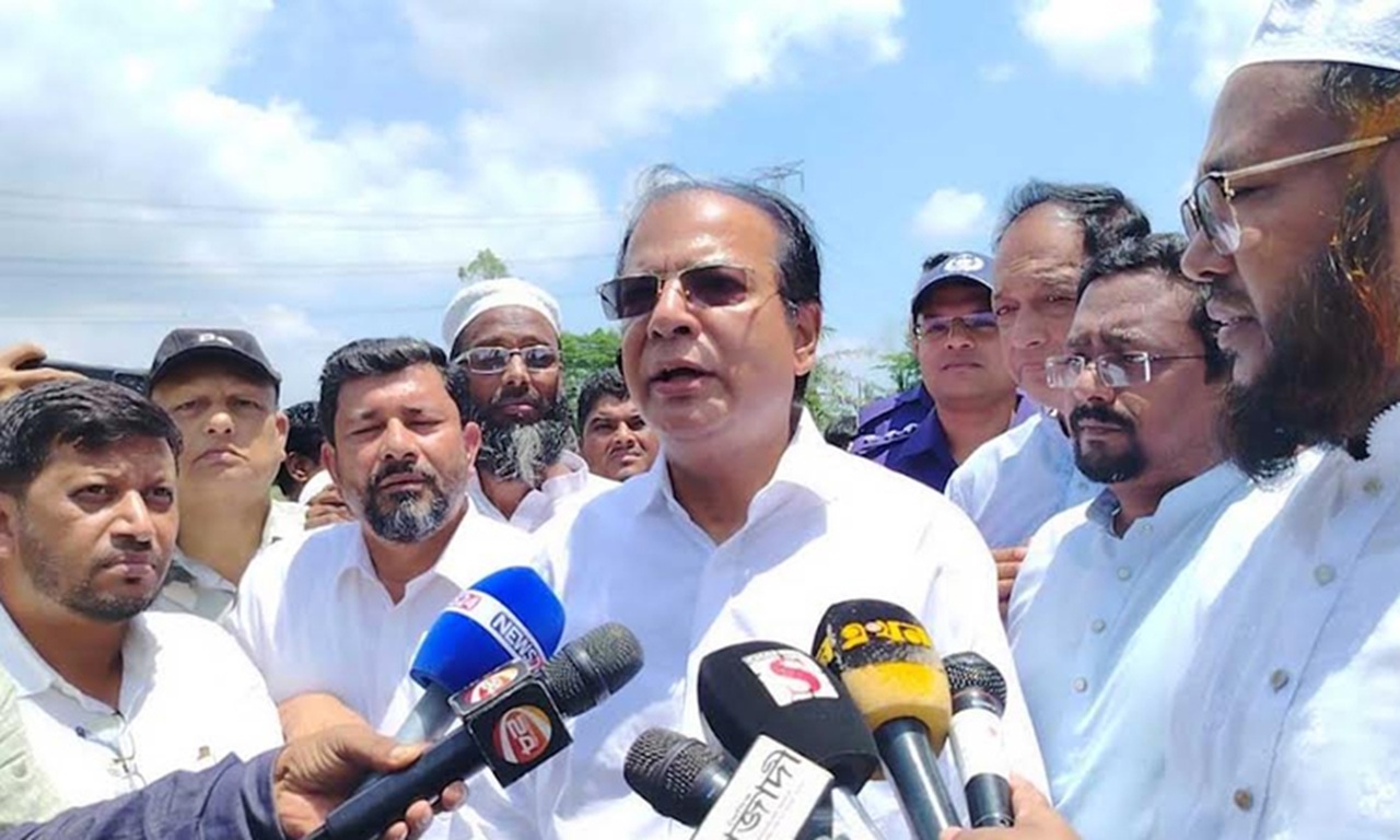 ত্রাণ বিতরণে স্বজনপ্রীতি বরদাশত করা হবে না: ত্রাণমন্ত্রী