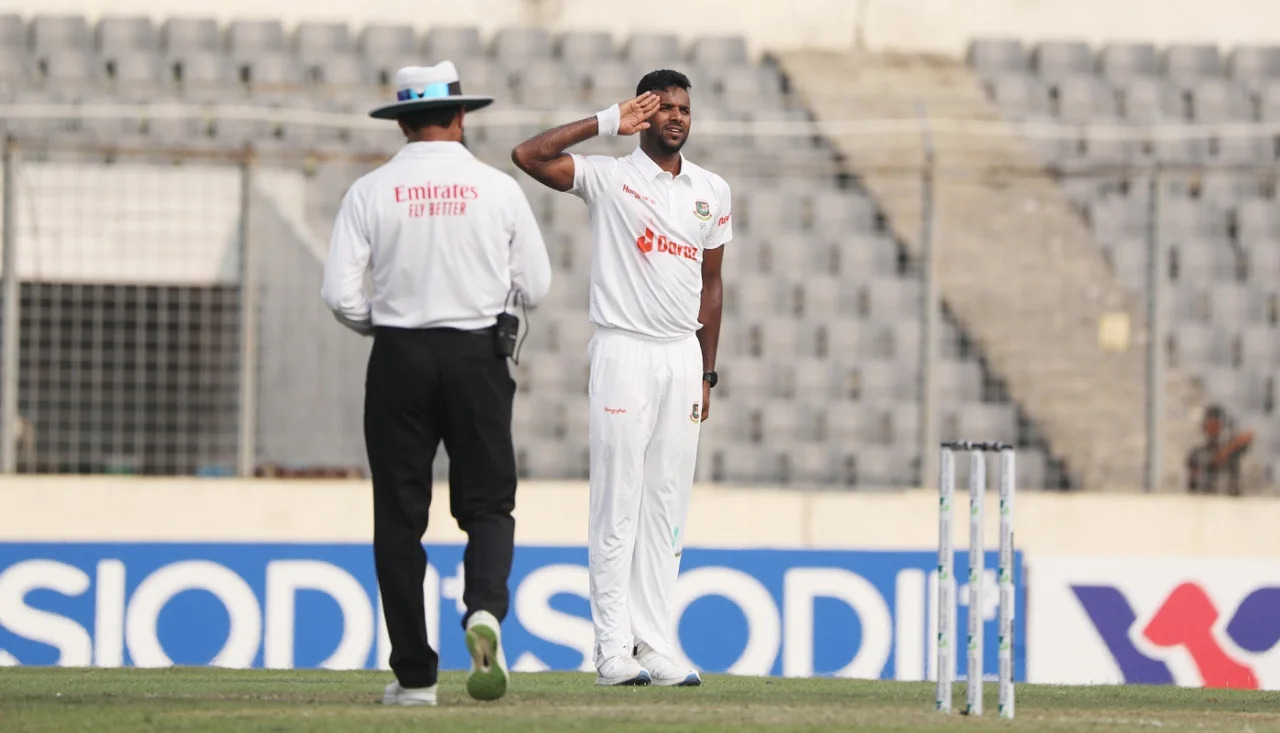 হারারে টেস্টে পেস বিপ্লবের বেহাল দশা