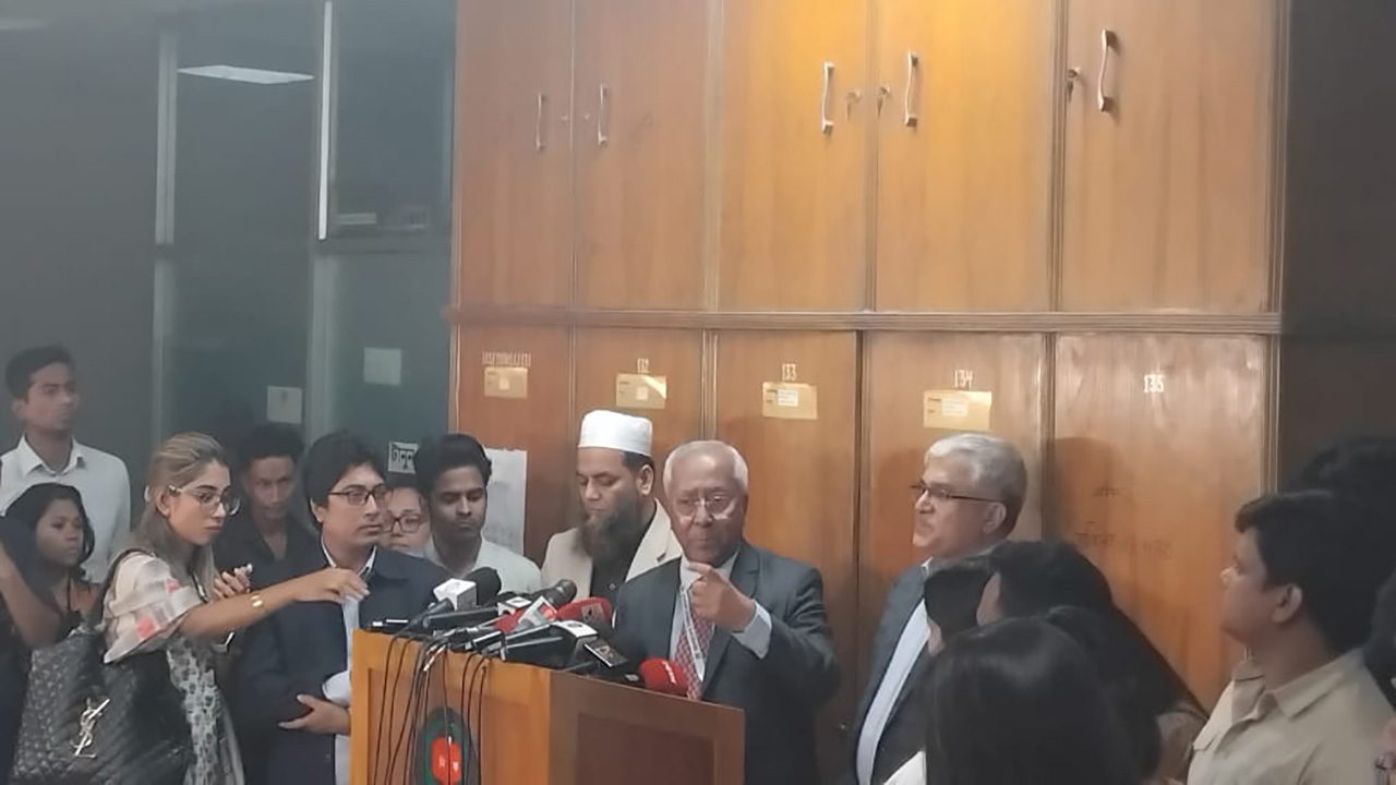 এক কক্ষে দুই গোপন বুথের পরিকল্পনা ইসির