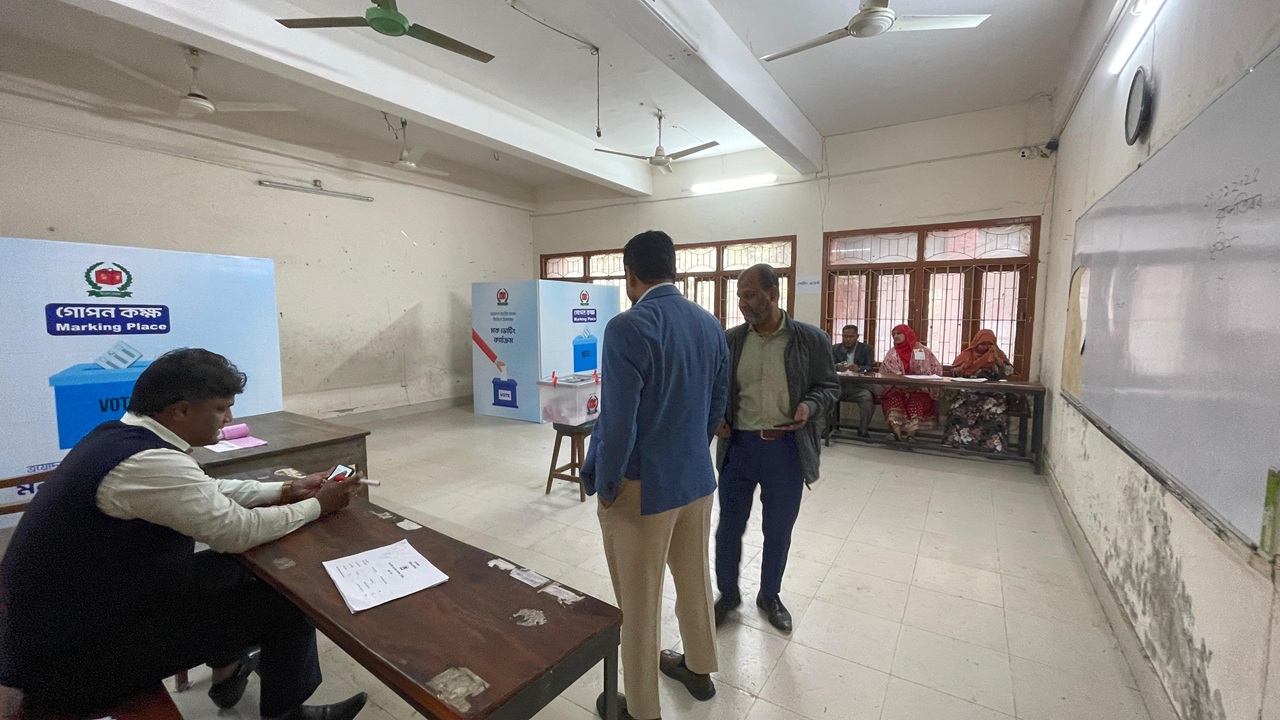 অব্যবস্থাপনা দিয়ে শুরু হওয়া মহড়ায় বিভিন্ন অসঙ্গতি উঠে এসেছে। ছবি: চরচা