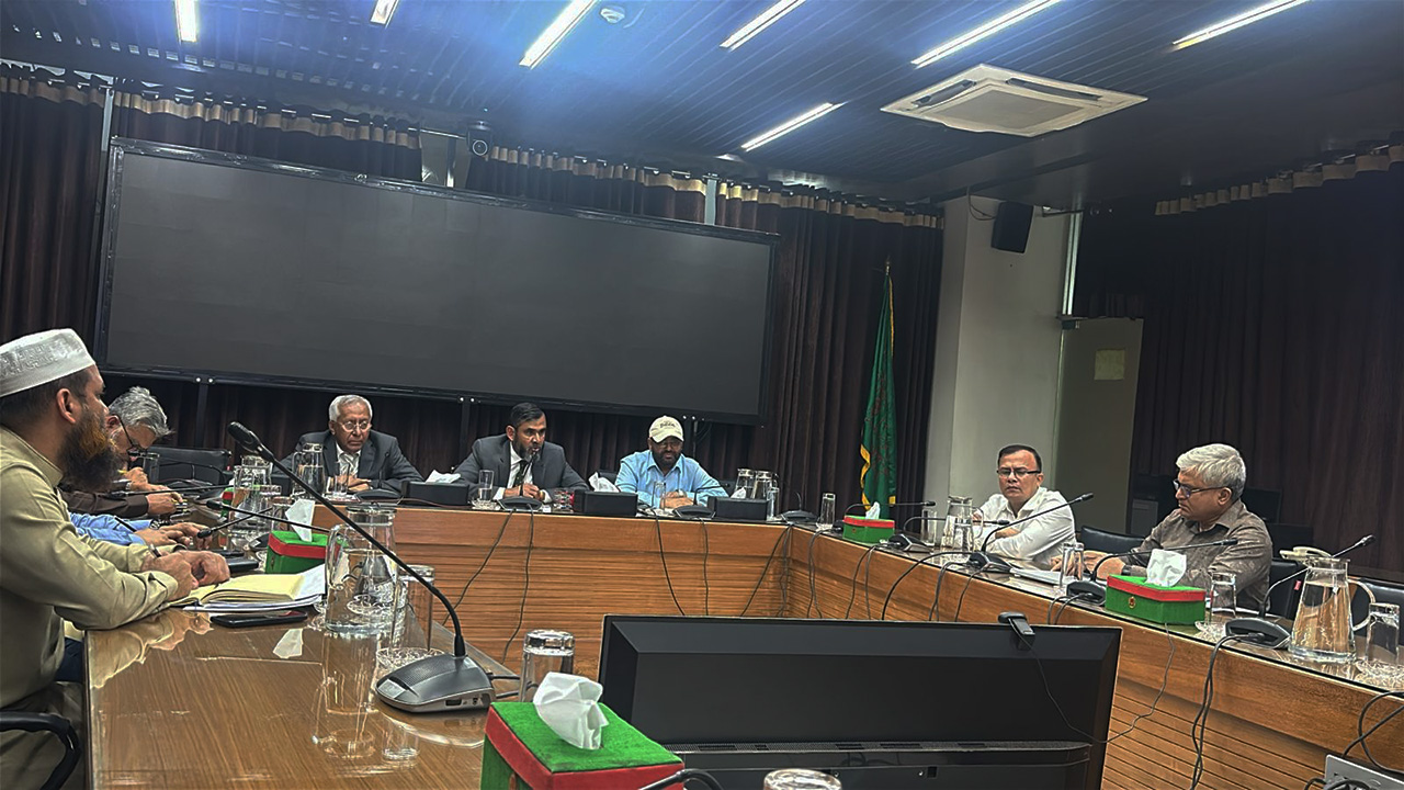 পোস্টাল ব্যালটে প্রবাসীদের ভোট নেওয়া বড় চ্যালেঞ্জ: সানাউল্লাহ