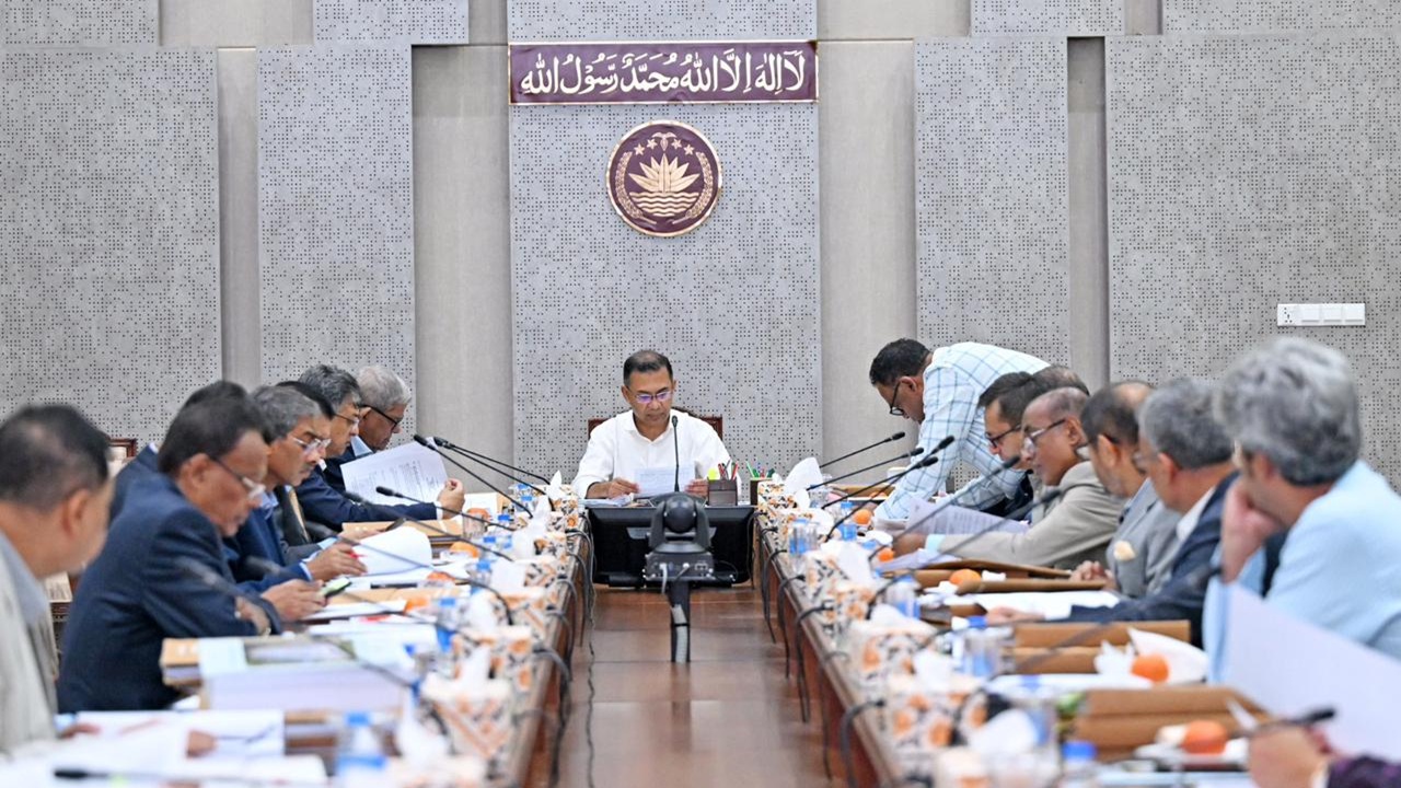 রেওয়াজ ভেঙে সচিবালয়ে বিএনপি সরকারের একনেক সভা, ৬ প্রকল্প অনুমোদন