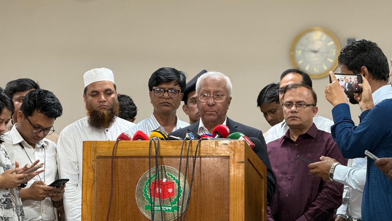 সংরক্ষিত নারী আসনের ভোট ১২ মে