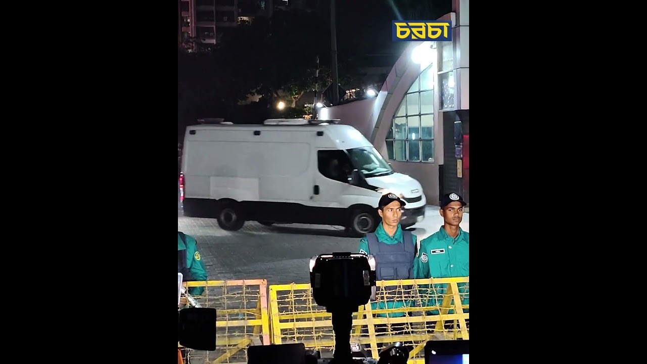 খালেদা জিয়াকে দেখতে এভারকেয়ারে প্রধান উপদেষ্টা