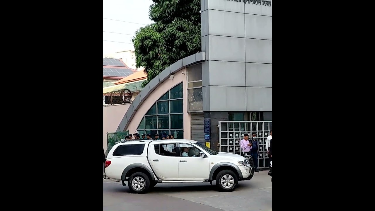 খালেদা জিয়াকে দেখতে আবারও হাসপাতালে জুবাইদা রহমান