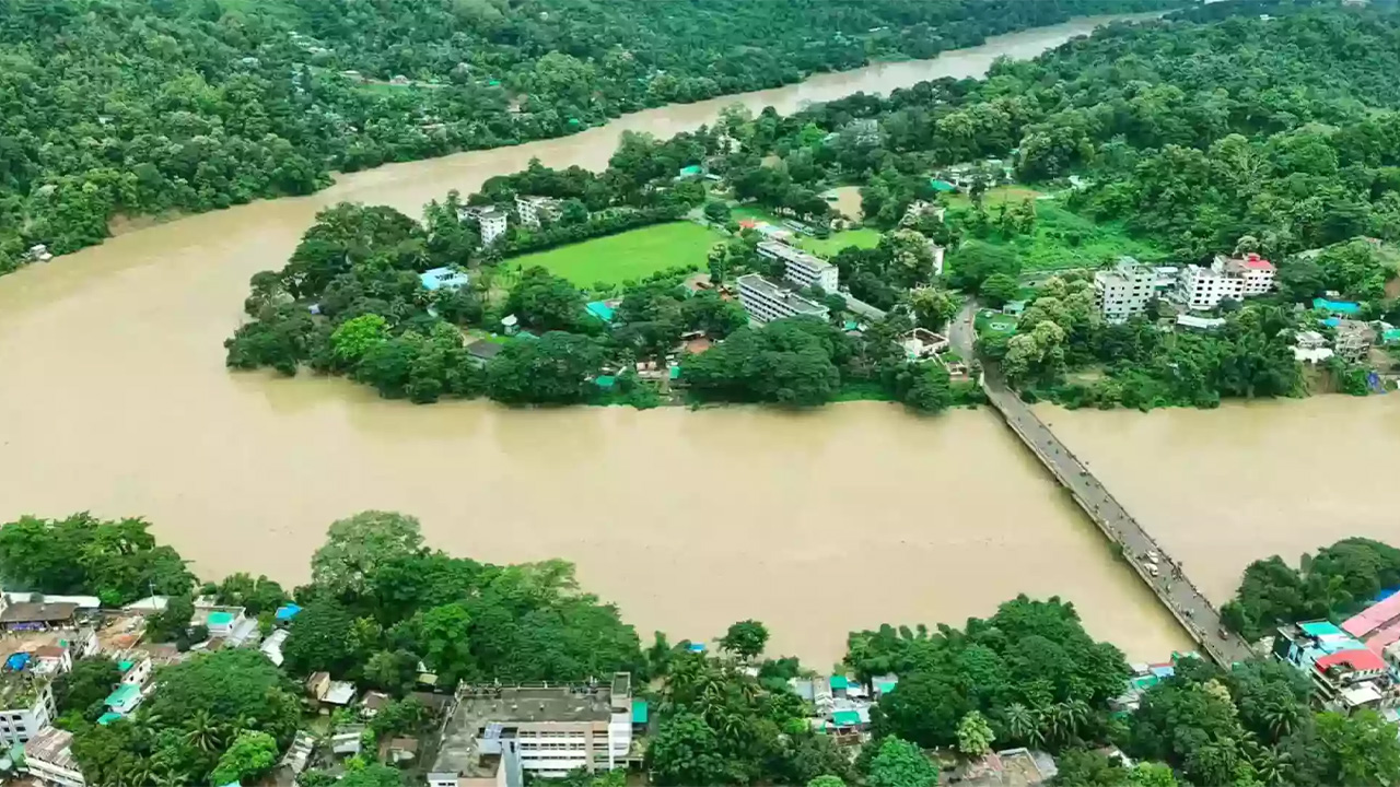 বন্যা ও পাহাড় ধসে ৭ জেলায় ৫১ জনের মৃত্যু