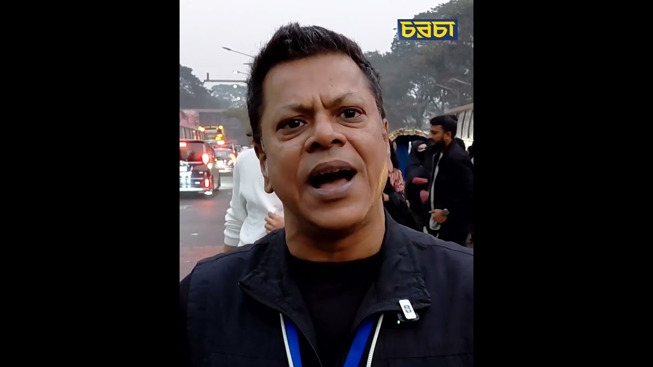 সড়কে শৃঙ্খলা আনতে কাজ করছে স্বেচ্ছাসেবীরা