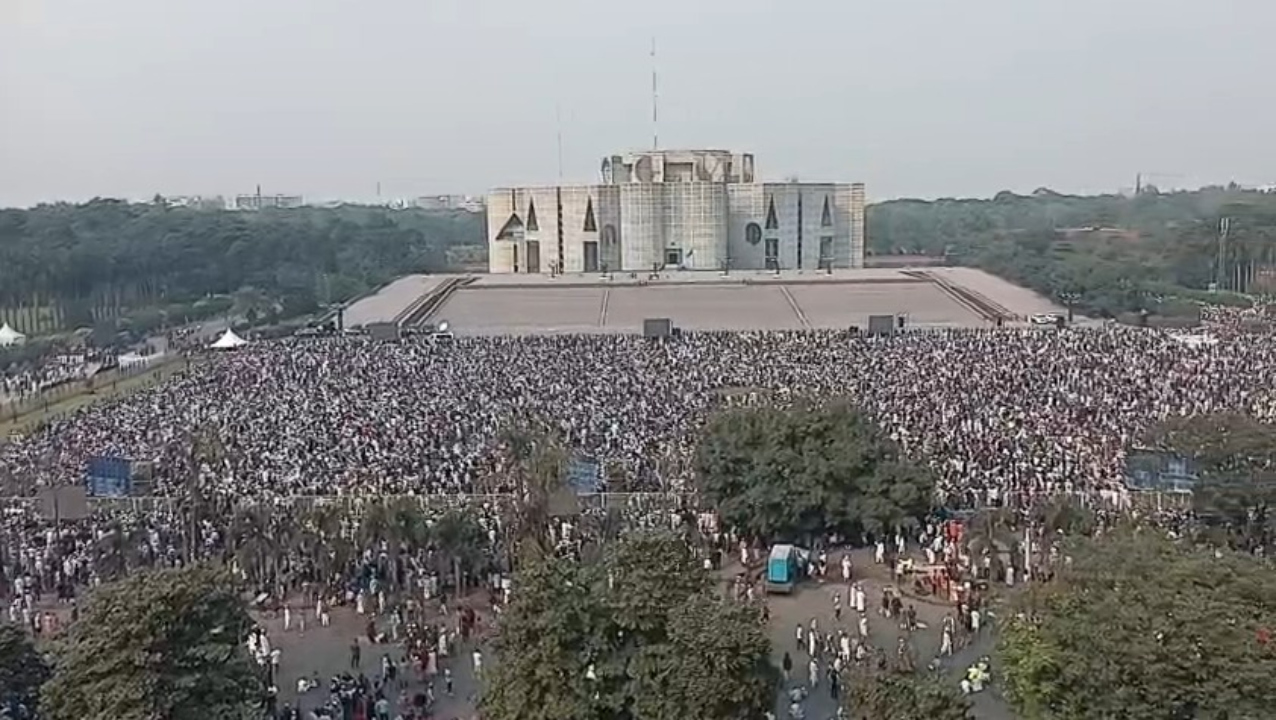 হাদির জানাজা সম্পন্ন