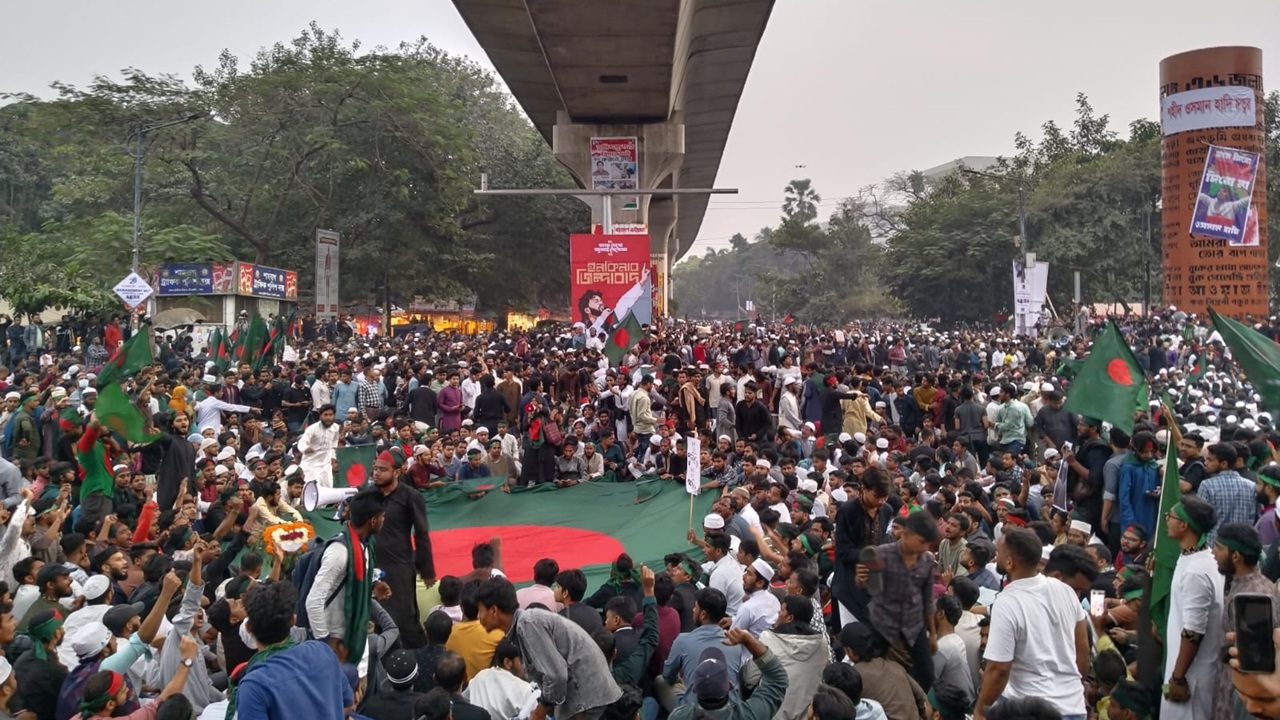 উত্তাল শাহবাগ, হাদি হত্যার বিচার দাবি