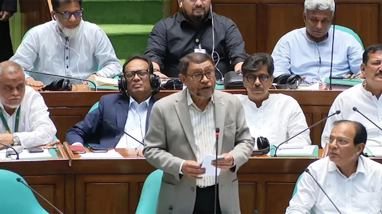 ‘সবকিছু দলের সঙ্গে একীভূত করেন কেন’, আদ্-দ্বীন ইস্যুতে স্বাস্থ্যমন্ত্রী