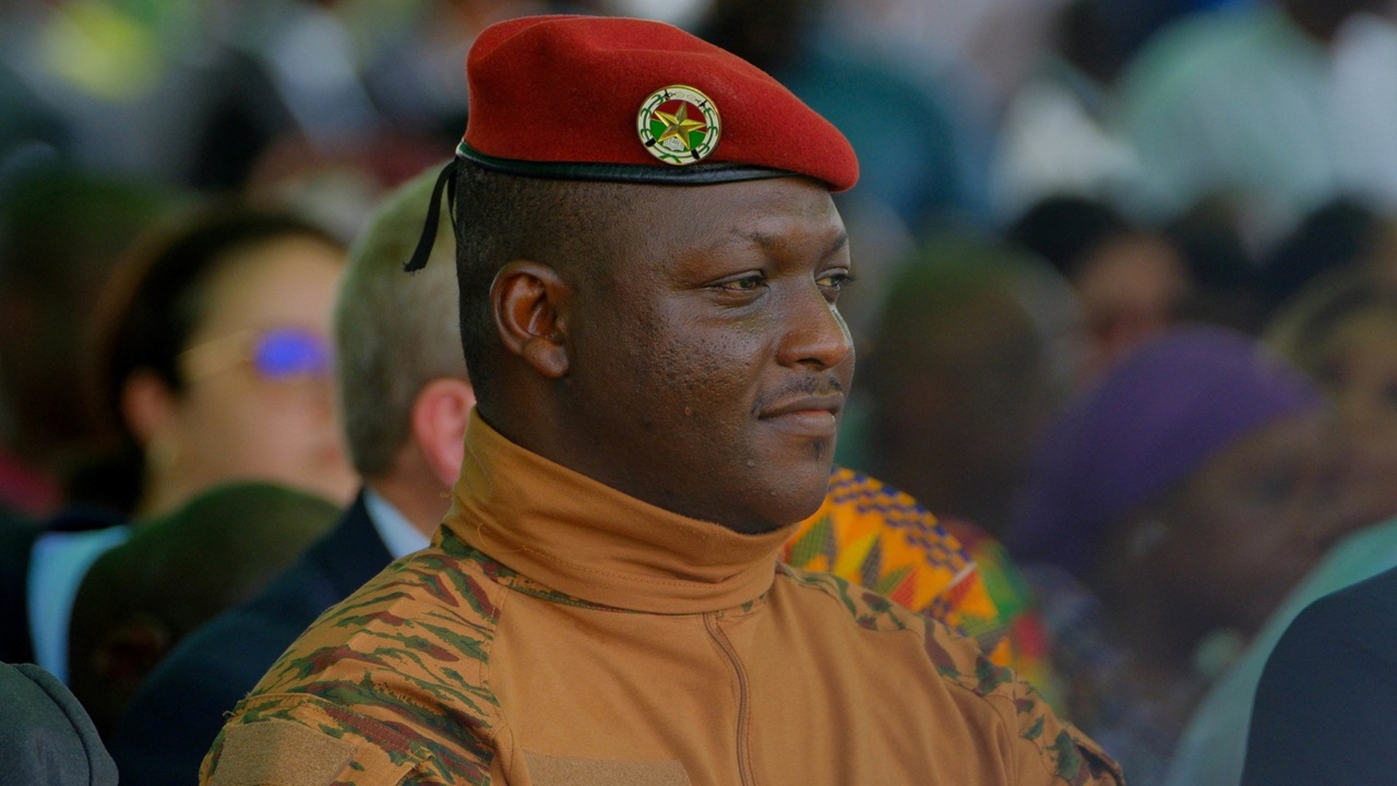 দেশে সব রাজনৈতিক দল নিষিদ্ধ করলেন ইব্রাহিম ত্রাওরে