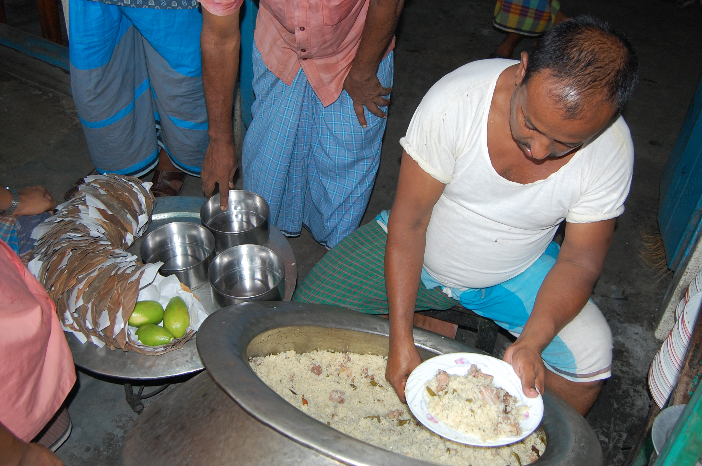 পুরান ঢাকার হাজীর বিরিয়ানি