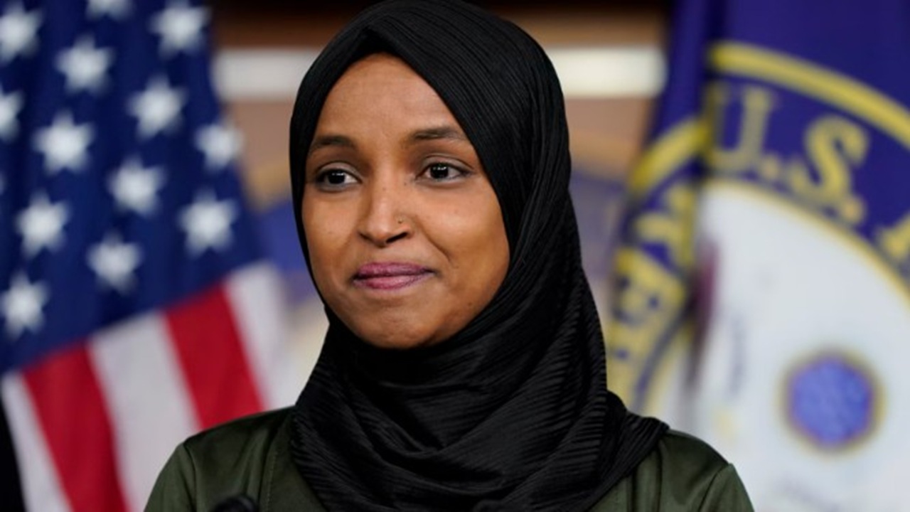 মিনিয়াপোলিসে মুসলিম কংগ্রেস নারী সদস্য ইলহান ওমরের ওপর হামলা