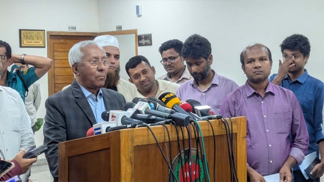 রাজনৈতিক দলগুলোর সঙ্গে ১৩ নভেম্বর থেকে নির্বাচনী সংলাপে বসছে ইসি