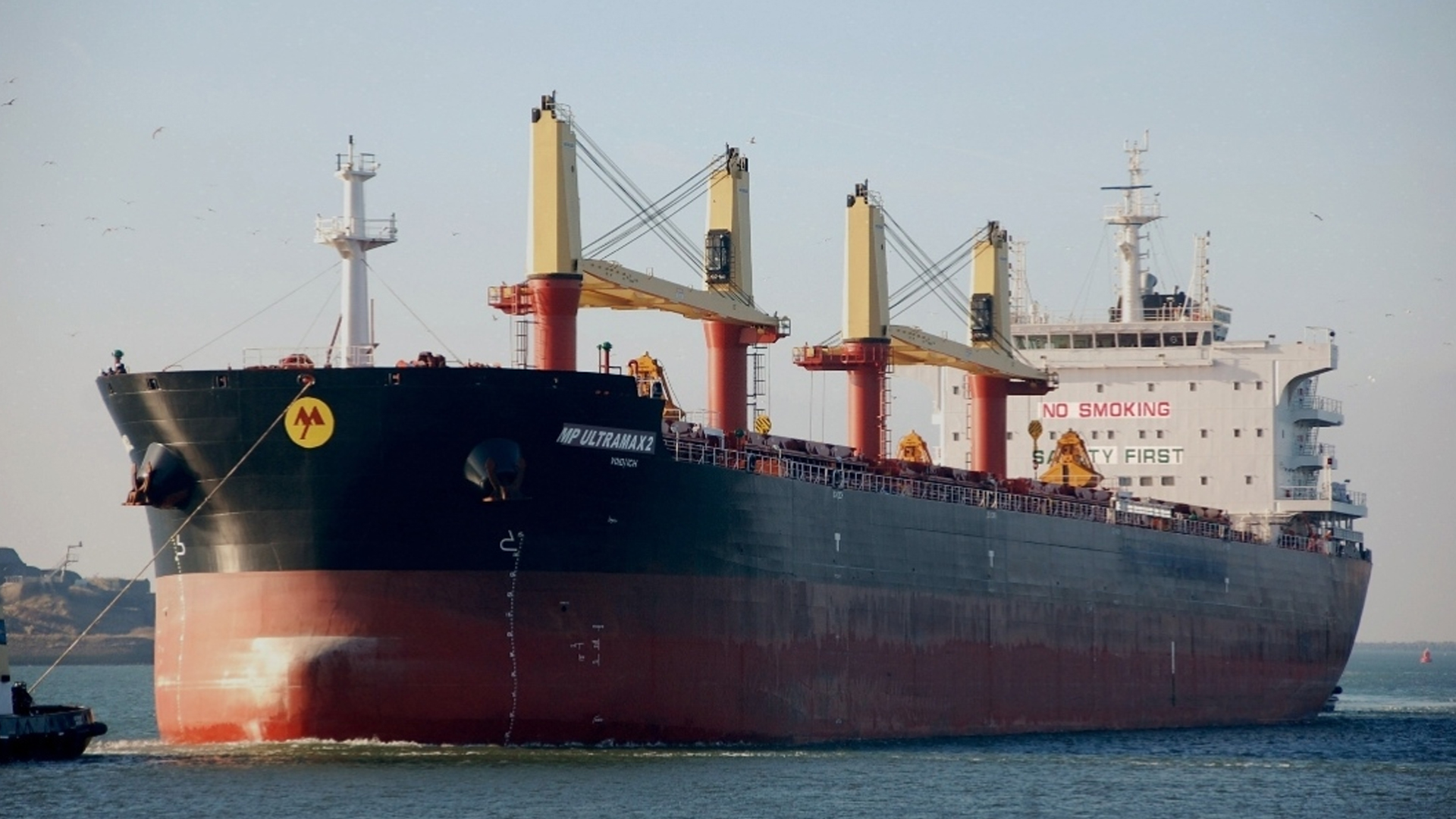 ৬১ হাজার টন গম নিয়ে চট্টগ্রামে আমেরিকার জাহাজ