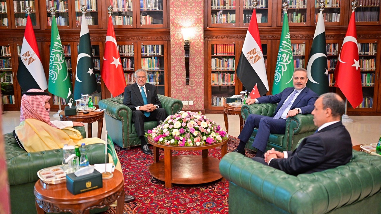 ইরান যুদ্ধ থামাতে পাকিস্তানে সৌদিসহ চার দেশের বৈঠক