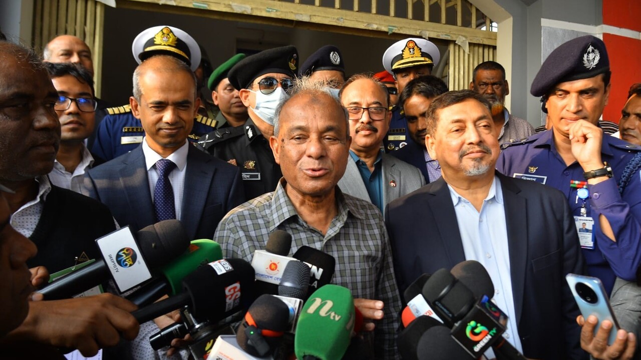 দেশে আওয়ামী লীগের গুটিকয়েক সমর্থক আছে: স্বরাষ্ট্র উপদেষ্টা