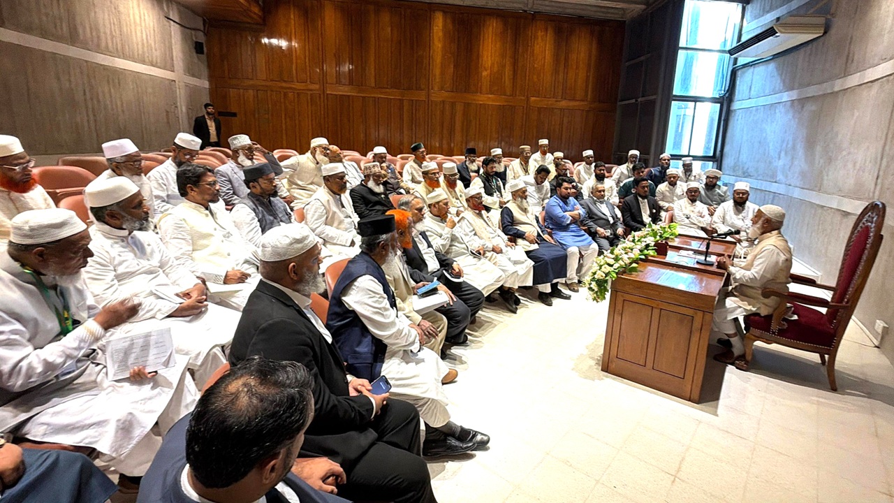 সংসদে বিরোধীদলীয় নেতা শফিকুর, চিফ হুইপ নাহিদ