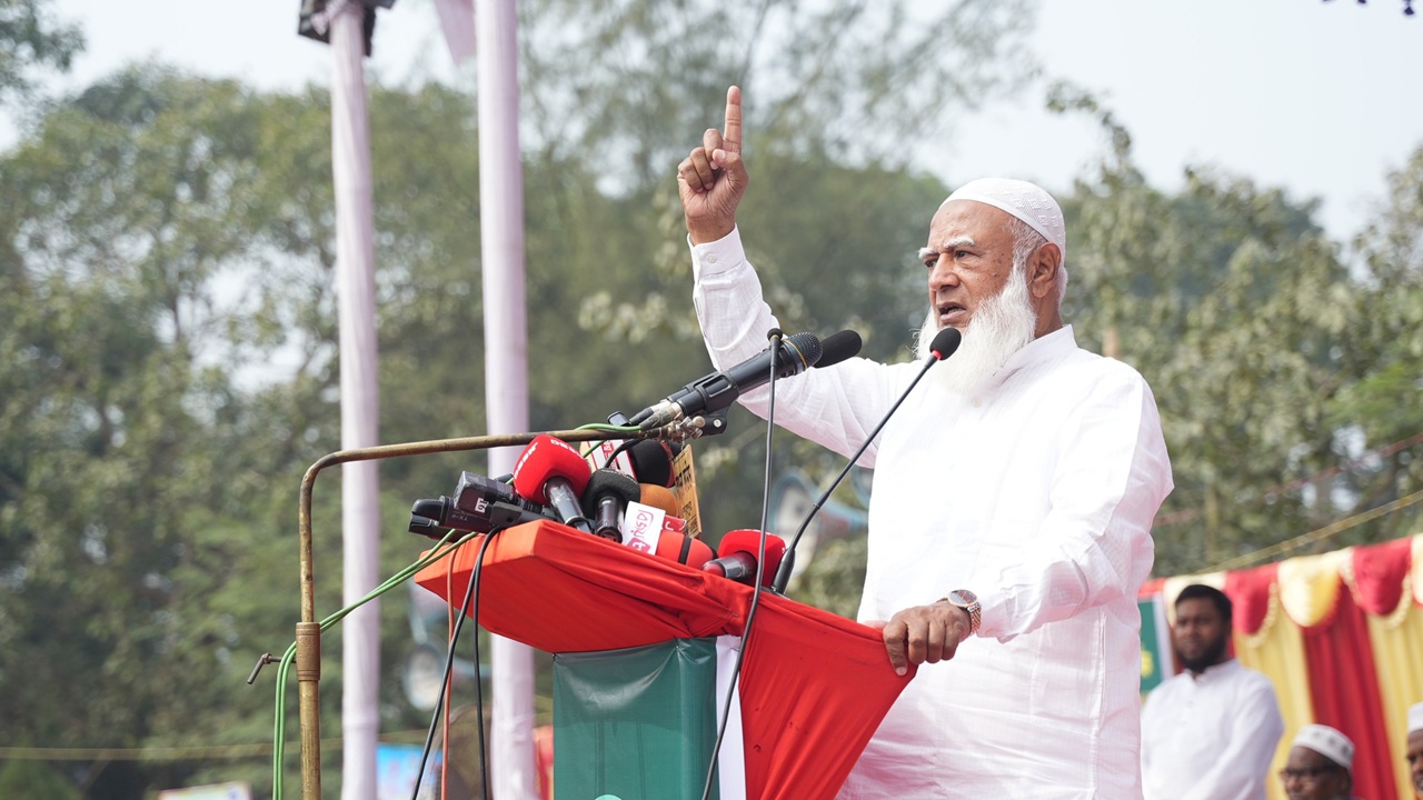 ‘আমার অ্যাকাউন্ট হ্যাক করে মা-বোনদের নিয়ে কুরুচিকর মন্তব্য করা হয়েছে’