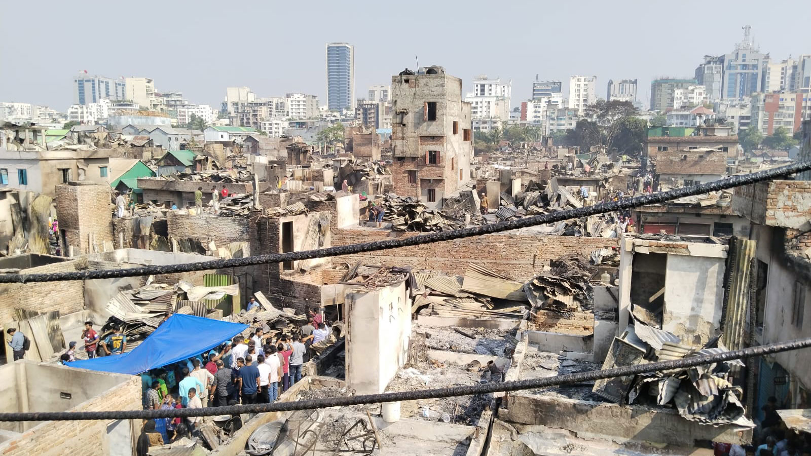 প্রায় প্রতিবছরই আগুনে পুড়ে ছাই হয় কড়াইল বস্তি। ছবি: চরচা